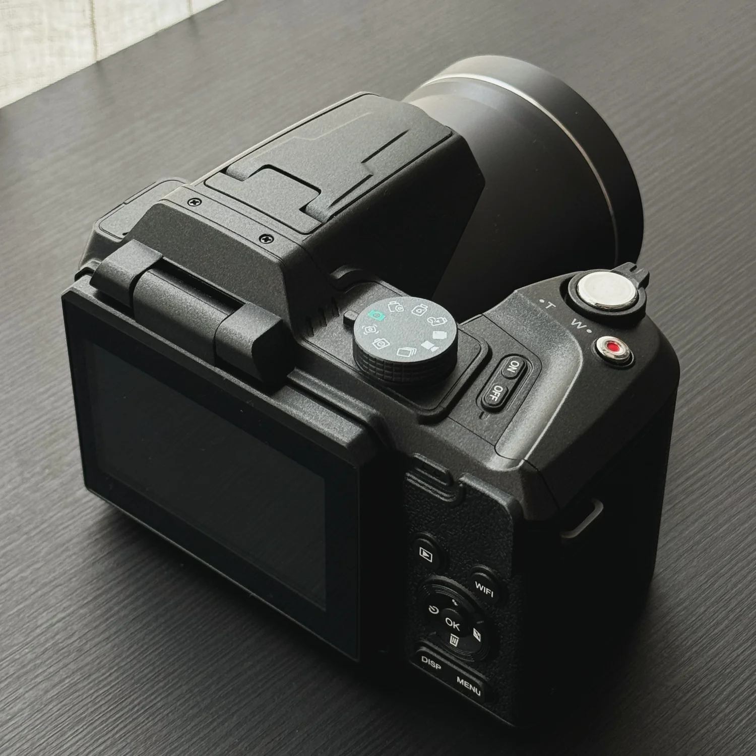 How to Start a Vlog: Essential Tips for Aspiring Creators